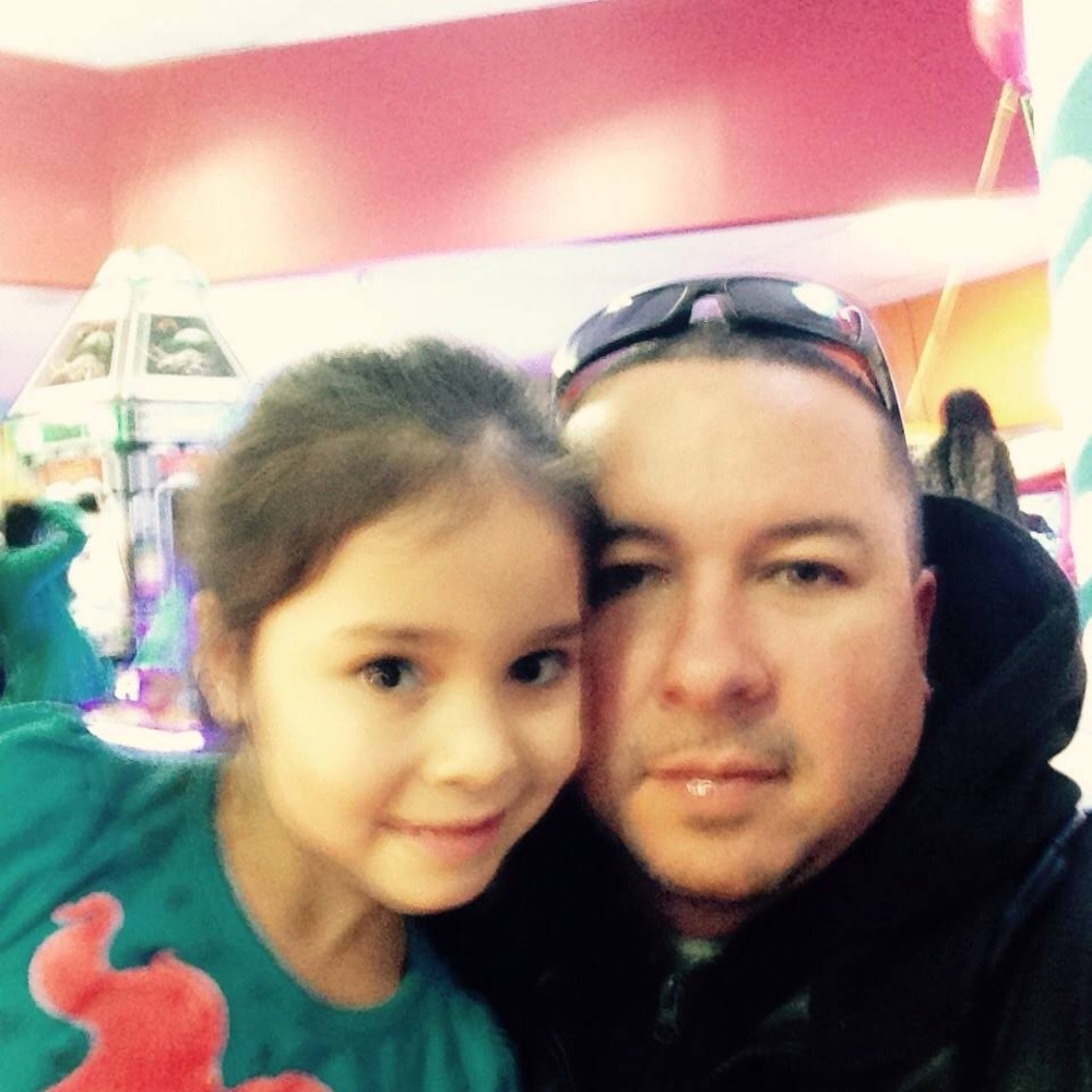 Meet your Posher, Efrain